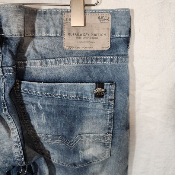 BUFFALO DavidBrutton Jeans 34 X 31 distressed & missing rivet buttoin at waist - Picture 8 of 9